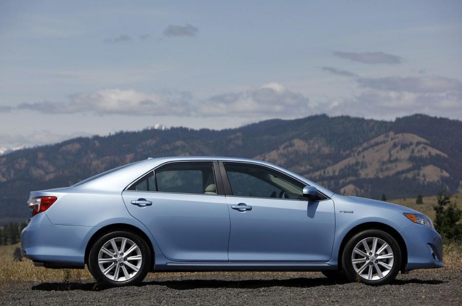  Toyota Camry Hybrid 2012 года  (фото 8 из 71)